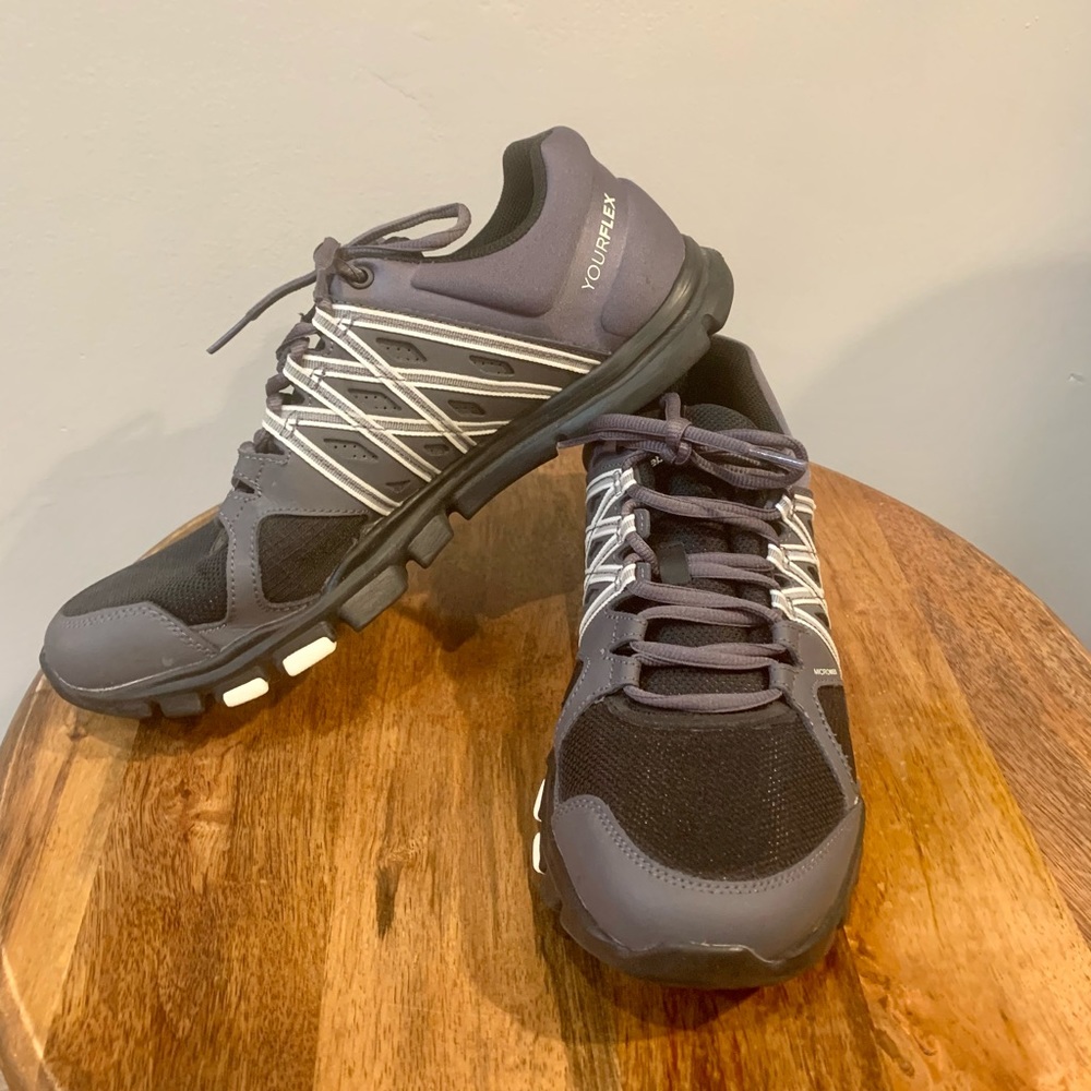 Reebok Yourflex men’s tennis shoe 10.5